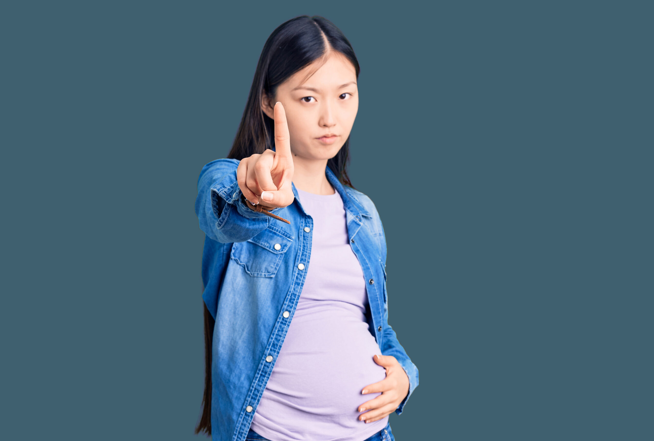 pregnant woman avoiding finasteride